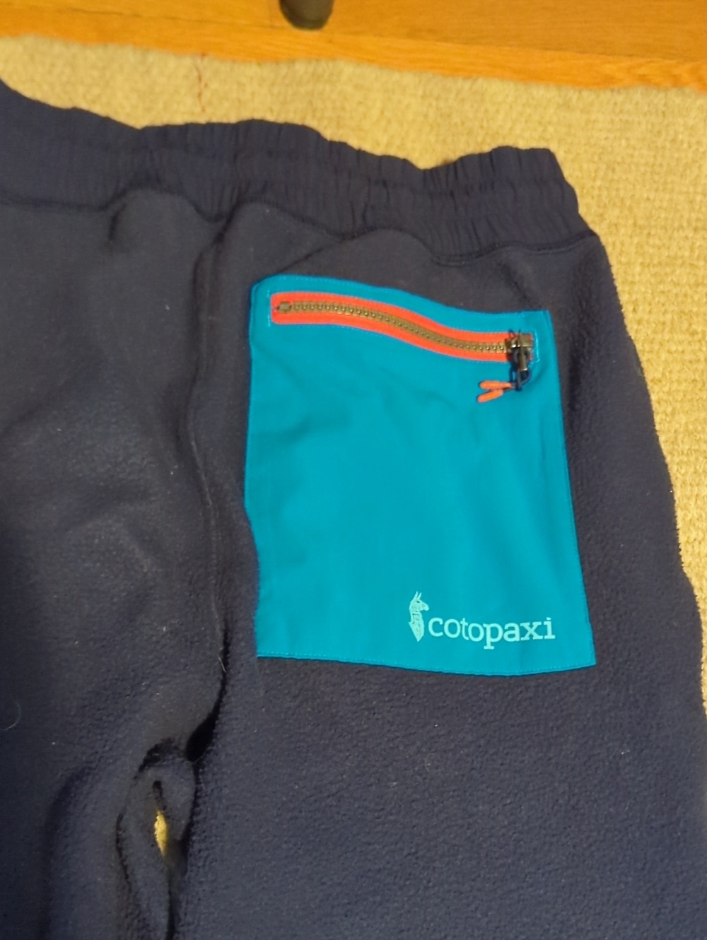 cotopaxi Abrazo Navy Fleece  Jogger Pants Size Small.